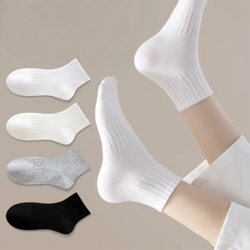 Хлопковые дышащие дезодорирующие женские спортивные носки