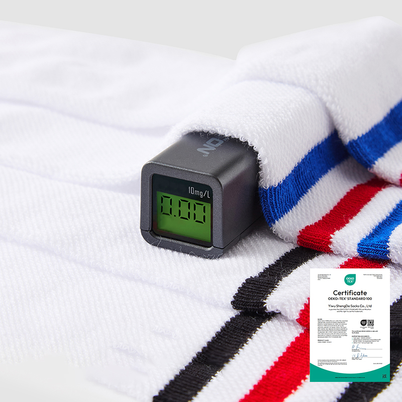 Дышащие полосатые футбольные носки для детей с сетчатыми вставками и высокой эластичной манжетой